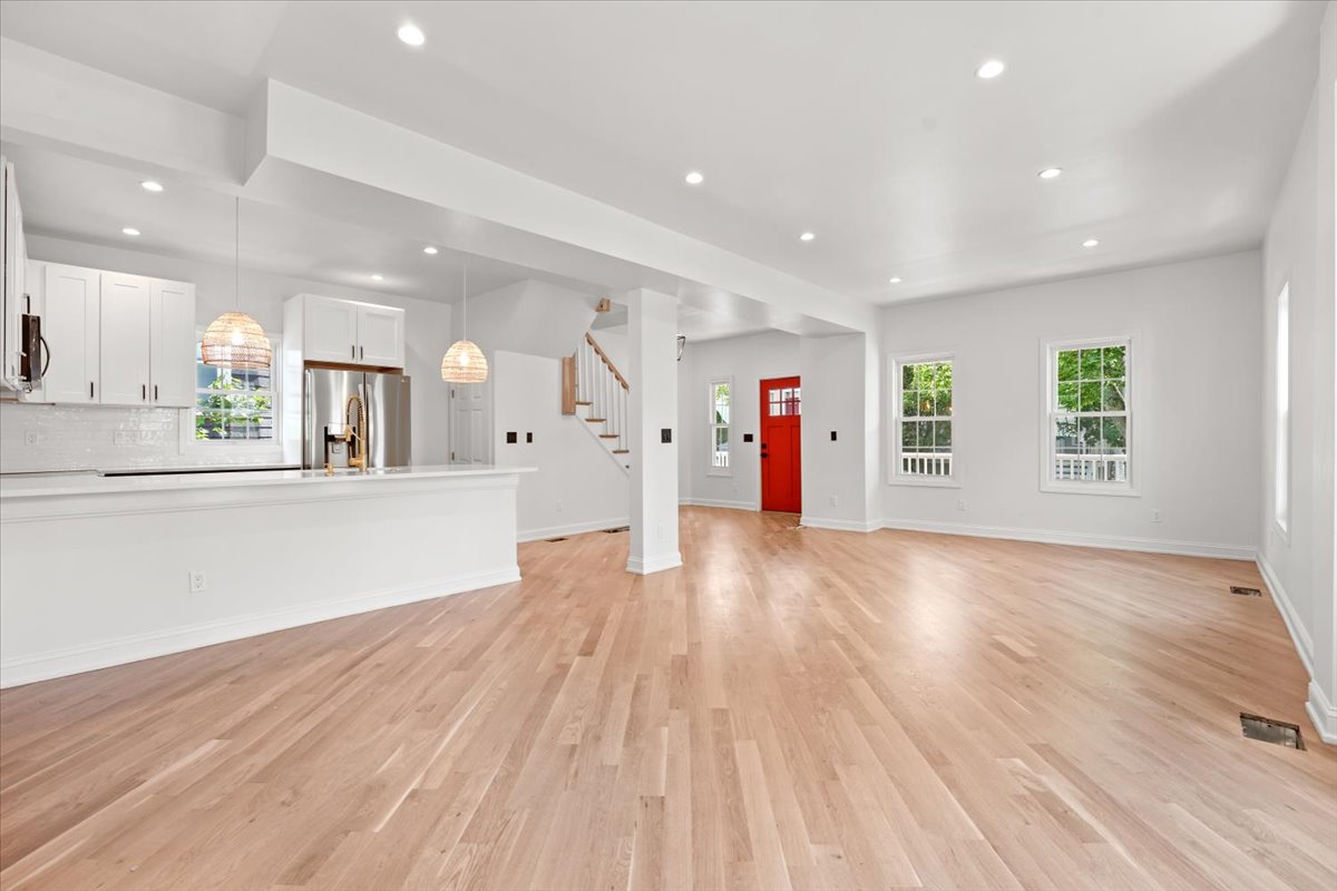 41 Henry Street Everett, MA 02149 - Photo 5 of 33