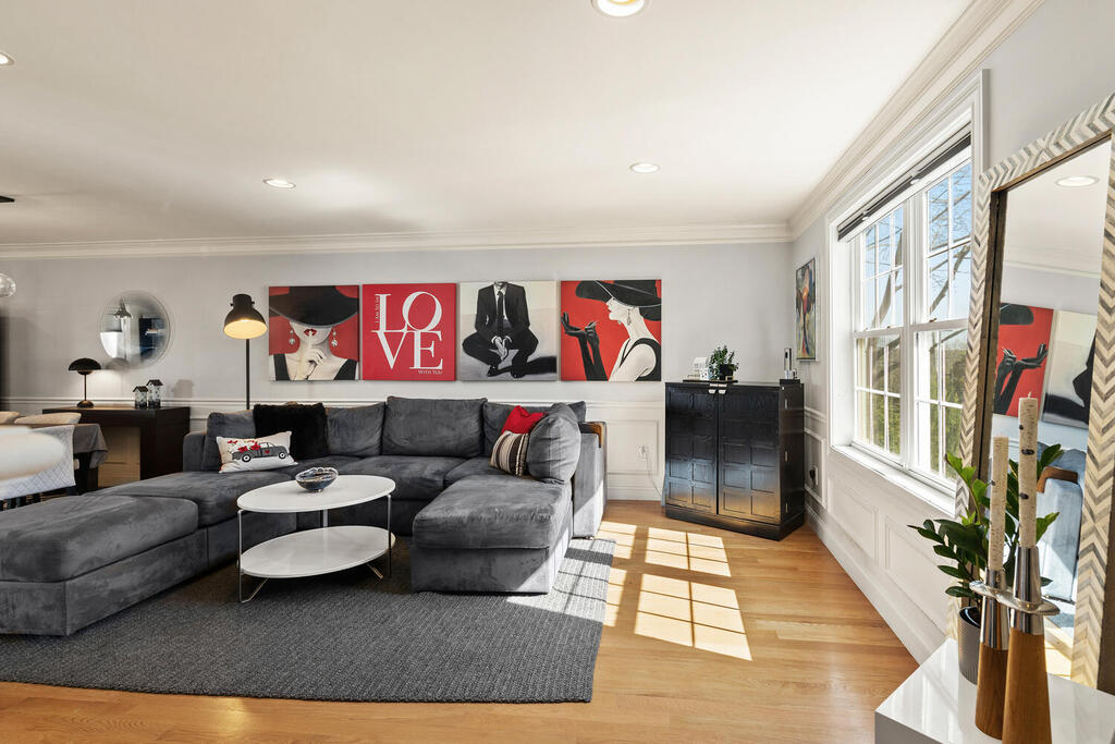 91 Hibbert Street Arlington, MA 02476 - Photo 5 of 31