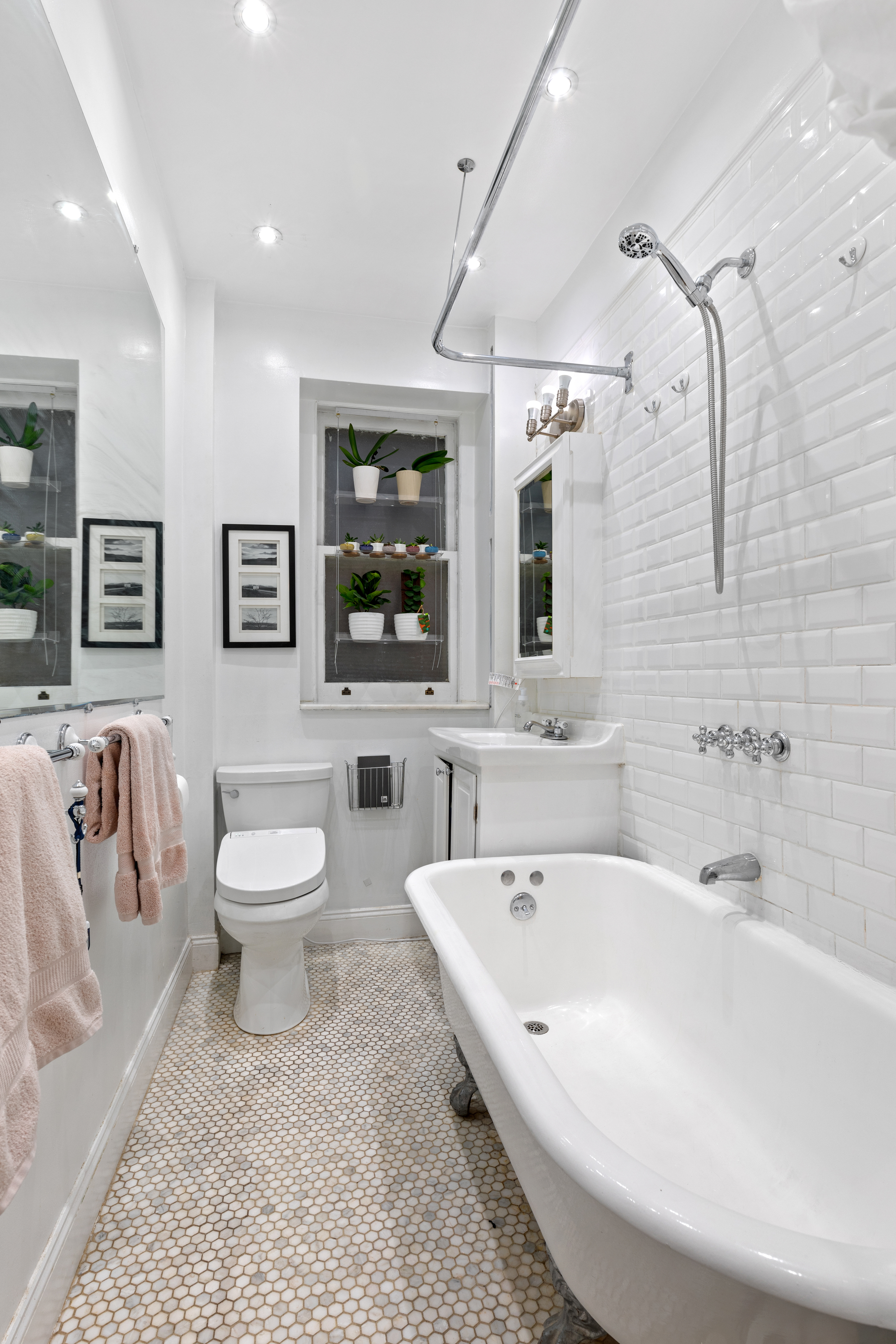 345 West 70th Street, Unit 1F Manhattan, NY 10023 - Photo 10 of 22