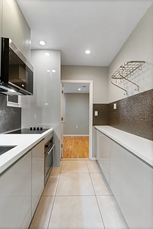 723 11th Avenue, Unit 2A Manhattan, NY 10019 - Photo 6 of 9