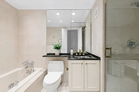 $2,850,000 | 160 West 66th Street, Unit 41E | Upper West Side