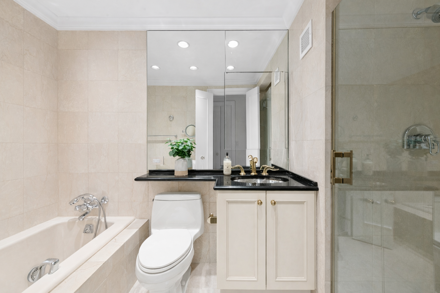 160 West 66th Street, Unit 41E Manhattan, NY 10023 - Photo 8 of 18