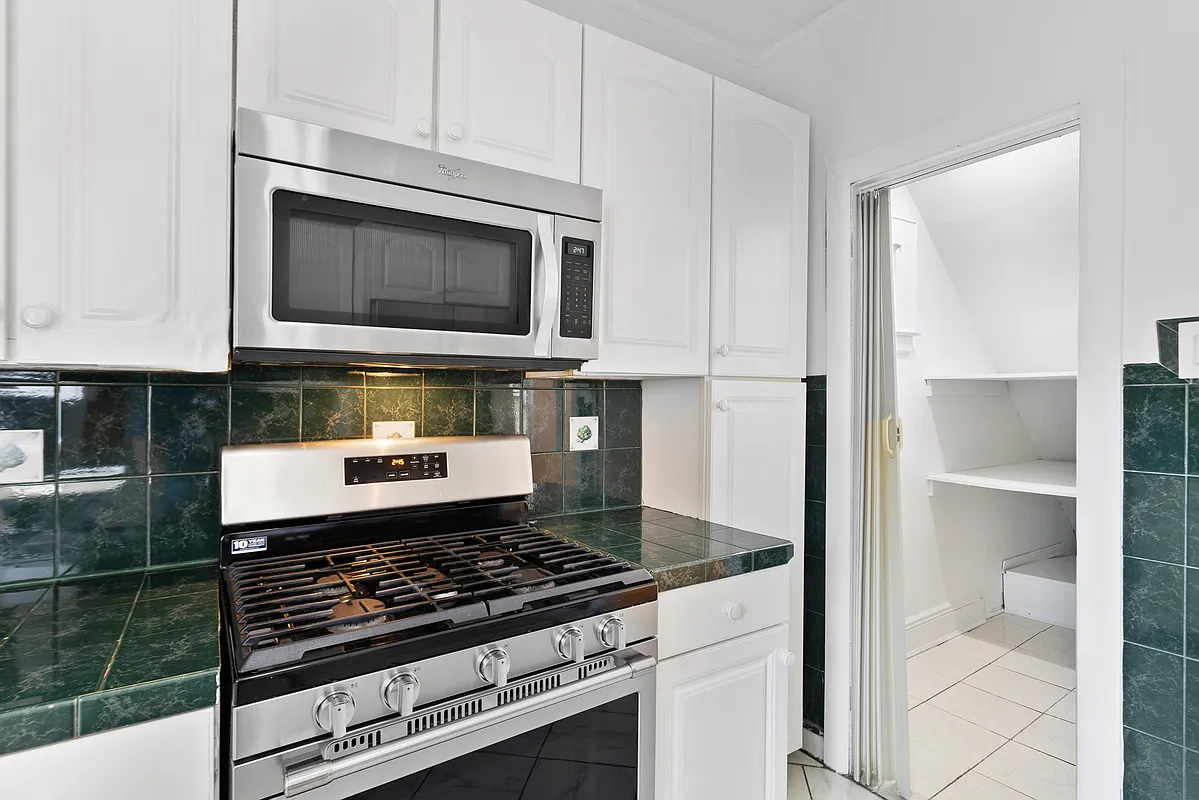 91-22 92nd Street Queens, NY 11421 - Photo 7 of 23