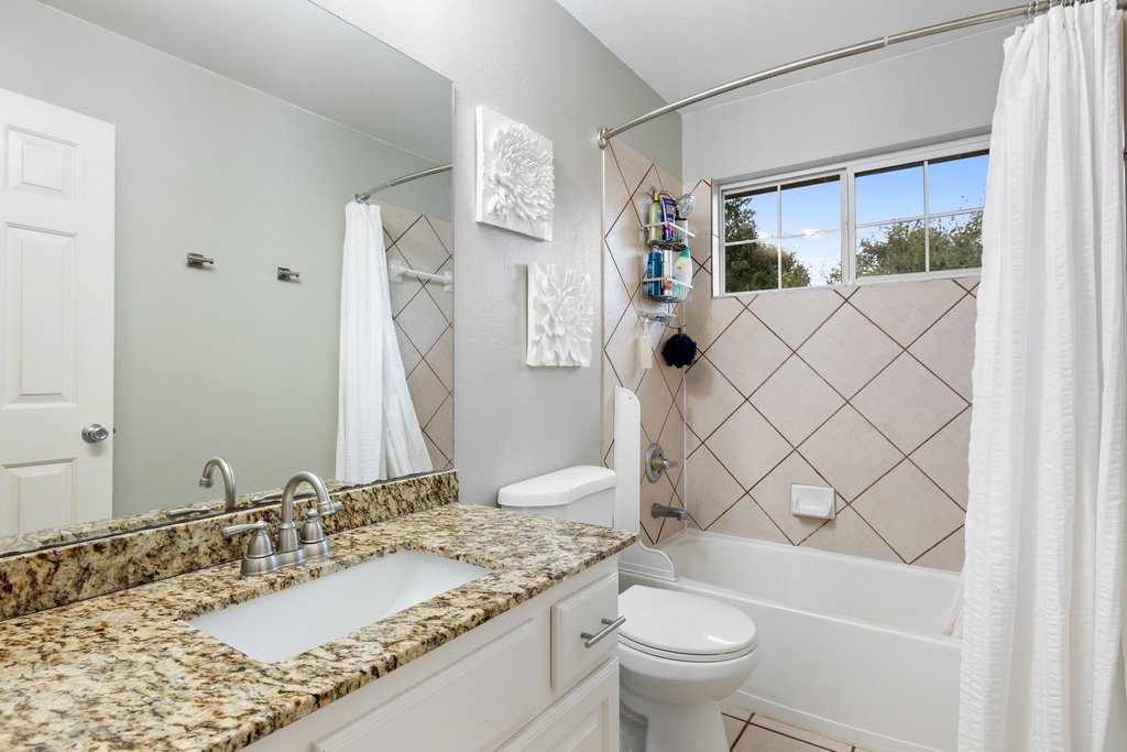 13 Sunview Road The Hills, TX 78738 - Photo 27 of 40