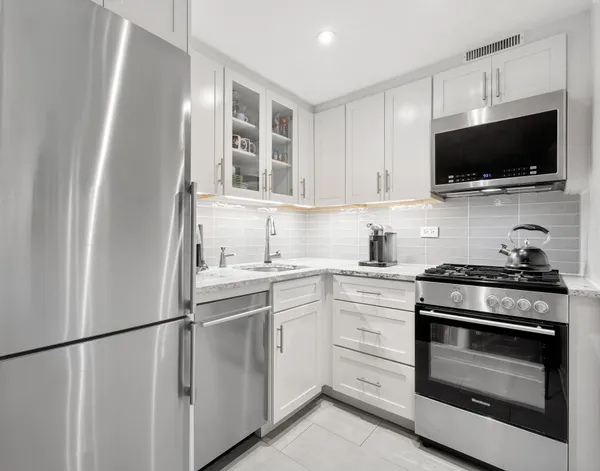 $595,000 | 16 West 16th Street, Unit 14LS | Flatiron