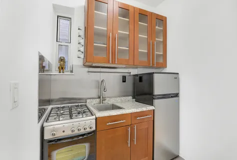 $399,000 | 321 East 89th Street, Unit 4E | Upper East Side