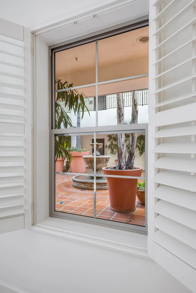 $1,095,000 | 10648 Woodbridge Street, Unit 105, Toluca Lake, CA 91602