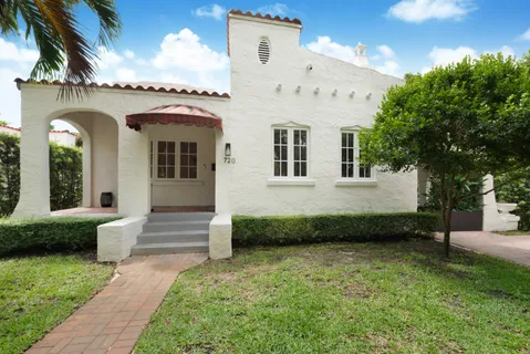 $1,550,000 | 720 Minorca Avenue, Coral Gables, FL 33134