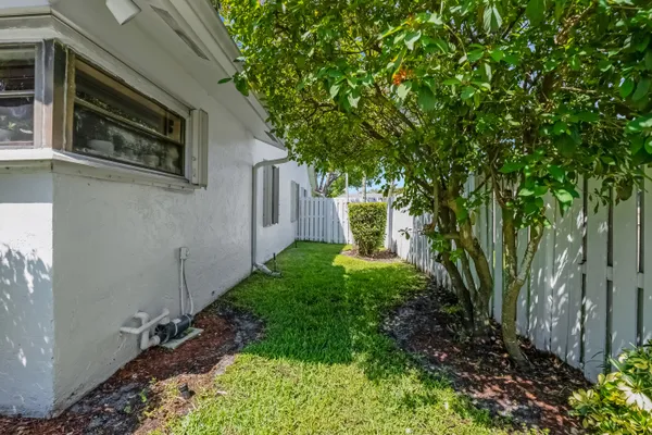 $5,900 | 9600 Northwest 18th Street, Plantation, FL 33322