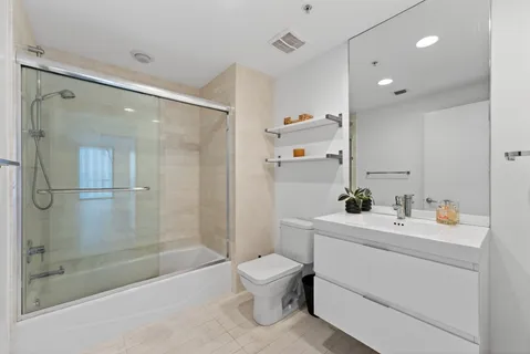 $1,100,000 | 17301 Biscayne Boulevard, Unit 1401, North Miami Beach, FL 33160