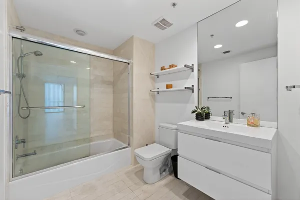 $1,100,000 | 17301 Biscayne Boulevard, Unit 1401, North Miami Beach, FL 33160