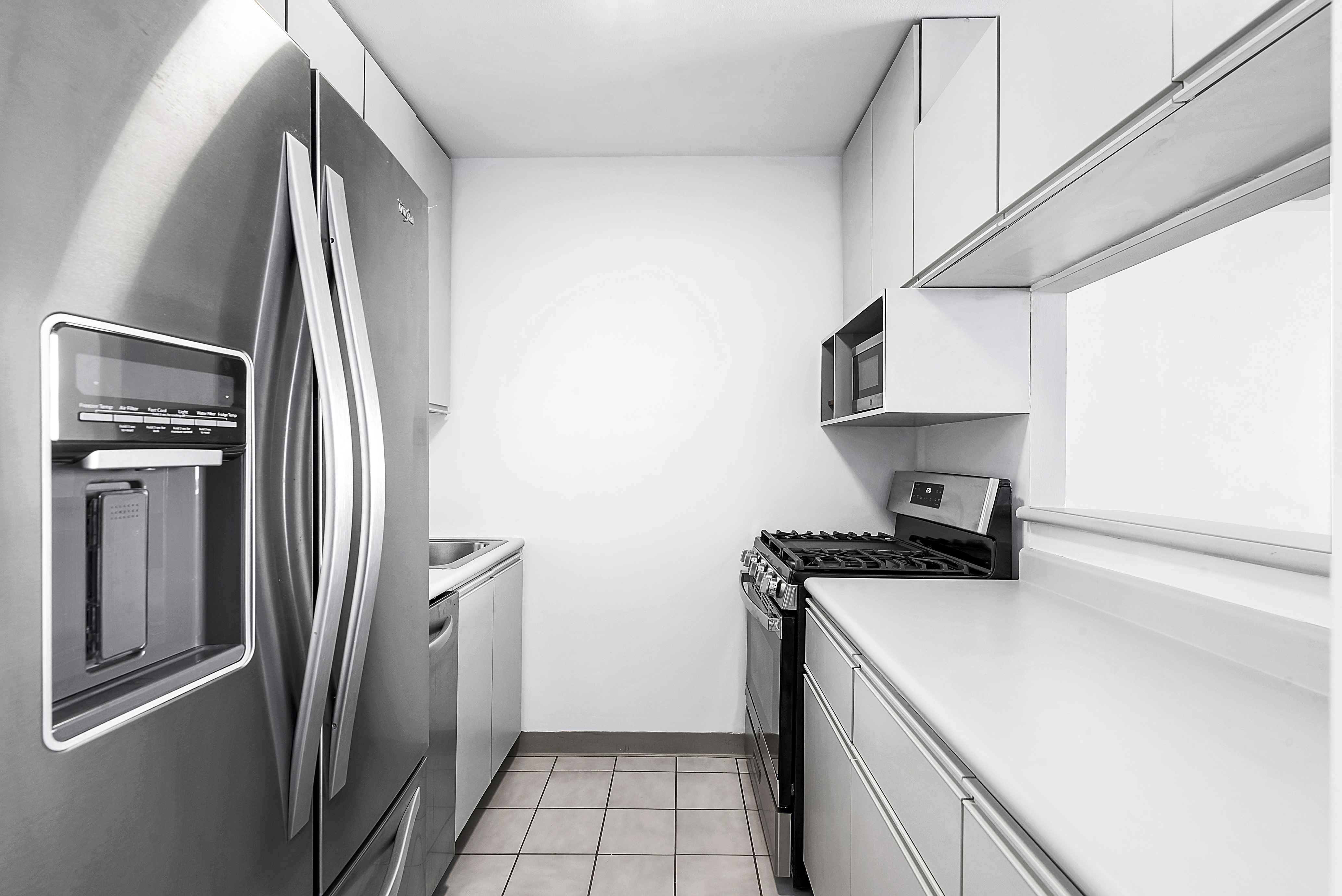 330 East 75th Street, Unit 9K Manhattan, NY 10021 - Photo 4 of 7