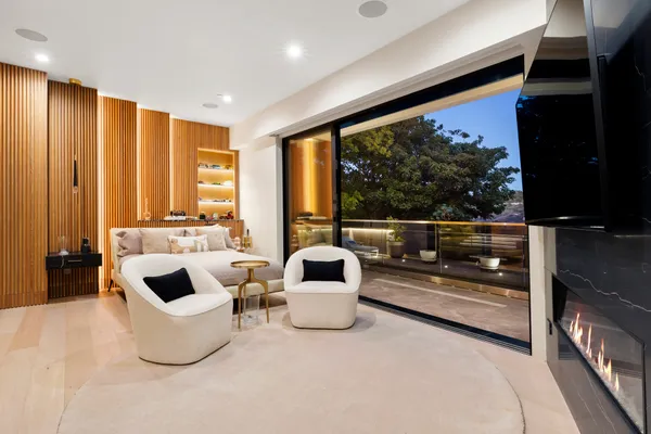 $8,750,000 | 976 Bel Air Road, Los Angeles, CA 90077