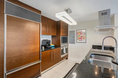 $1,349,999 | 495 Brickell Avenue, Unit 5005, Miami, FL 33131