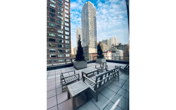 $650,000 | 250 East 54th Street, Unit 22B | Midtown East