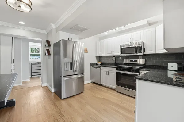 $795,000 | 625 North Alfred Street, Alexandria, VA 22314