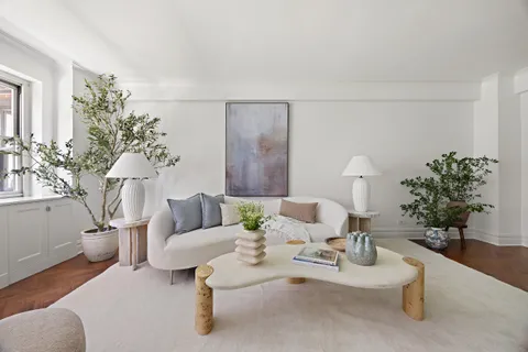 $1,150,000 | 710 Park Avenue, Unit 6D | Lenox Hill