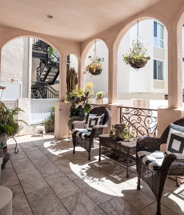 $1,799,000 | 230 Ardmore Avenue, Hermosa Beach, CA 90254