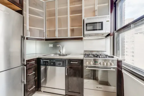 $6,995 | 56 7th Avenue, Unit 6J | West Village