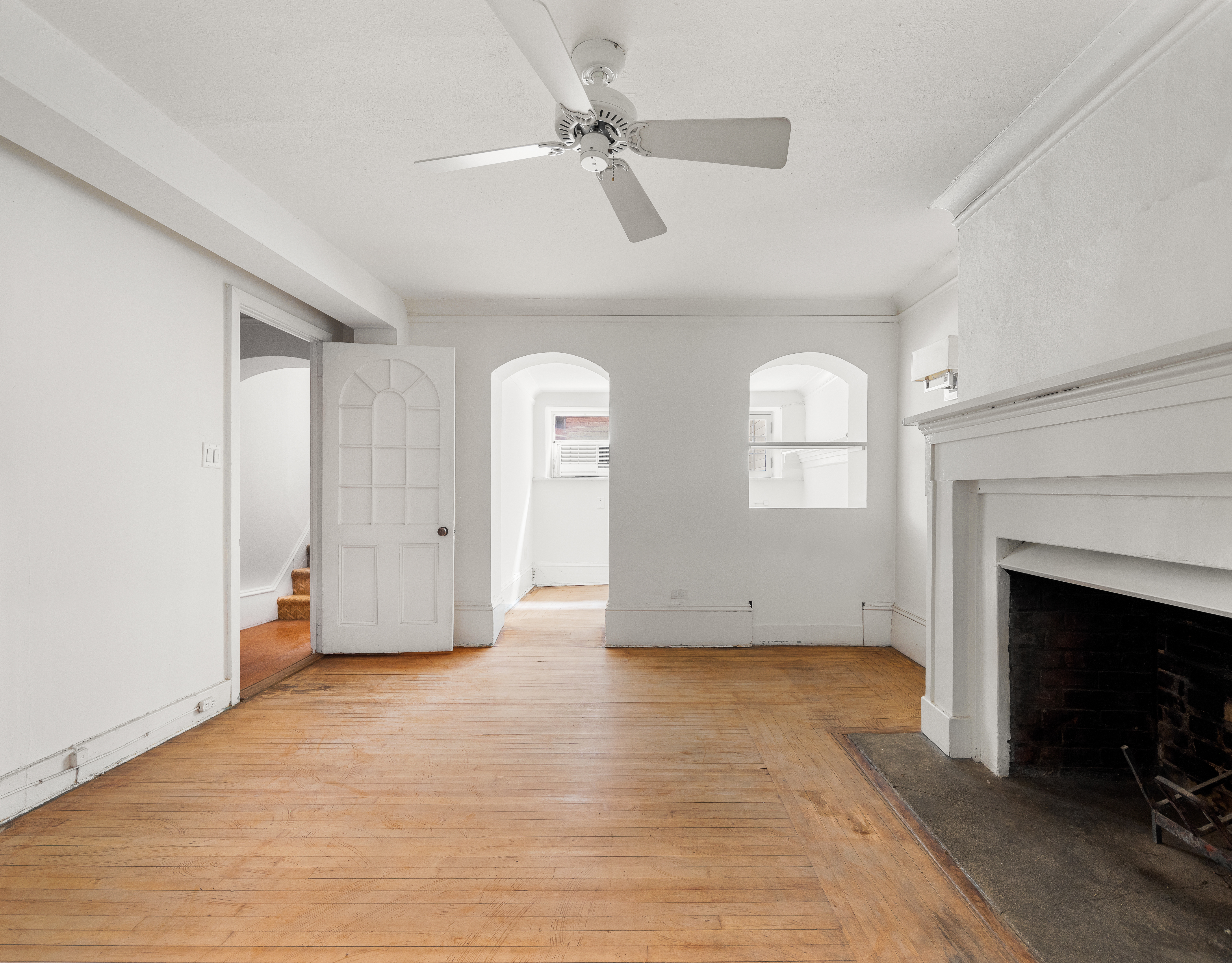 180 Waverly Place Manhattan, NY 10014 - Photo 4 of 15