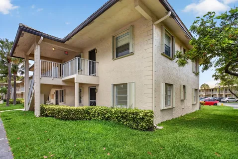 $225,000 | 5561 Lakeside Drive, Unit 107, Margate, FL 33063