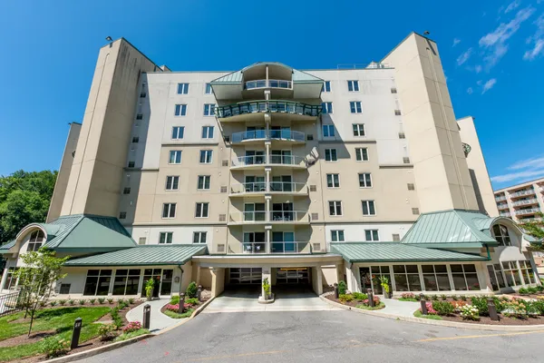 $995,000 | 1702 North Park Drive, Unit 25, Wilmington, DE 19806