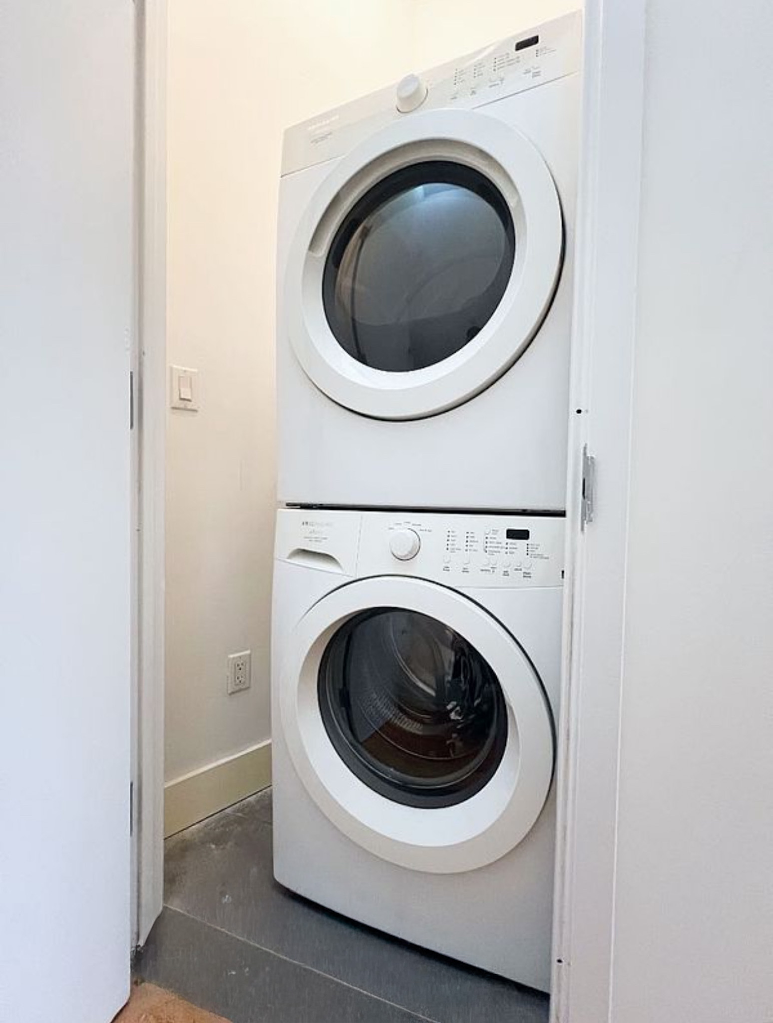 170 Meserole Street, Unit 4L Brooklyn, NY 11206 - Photo 7 of 8