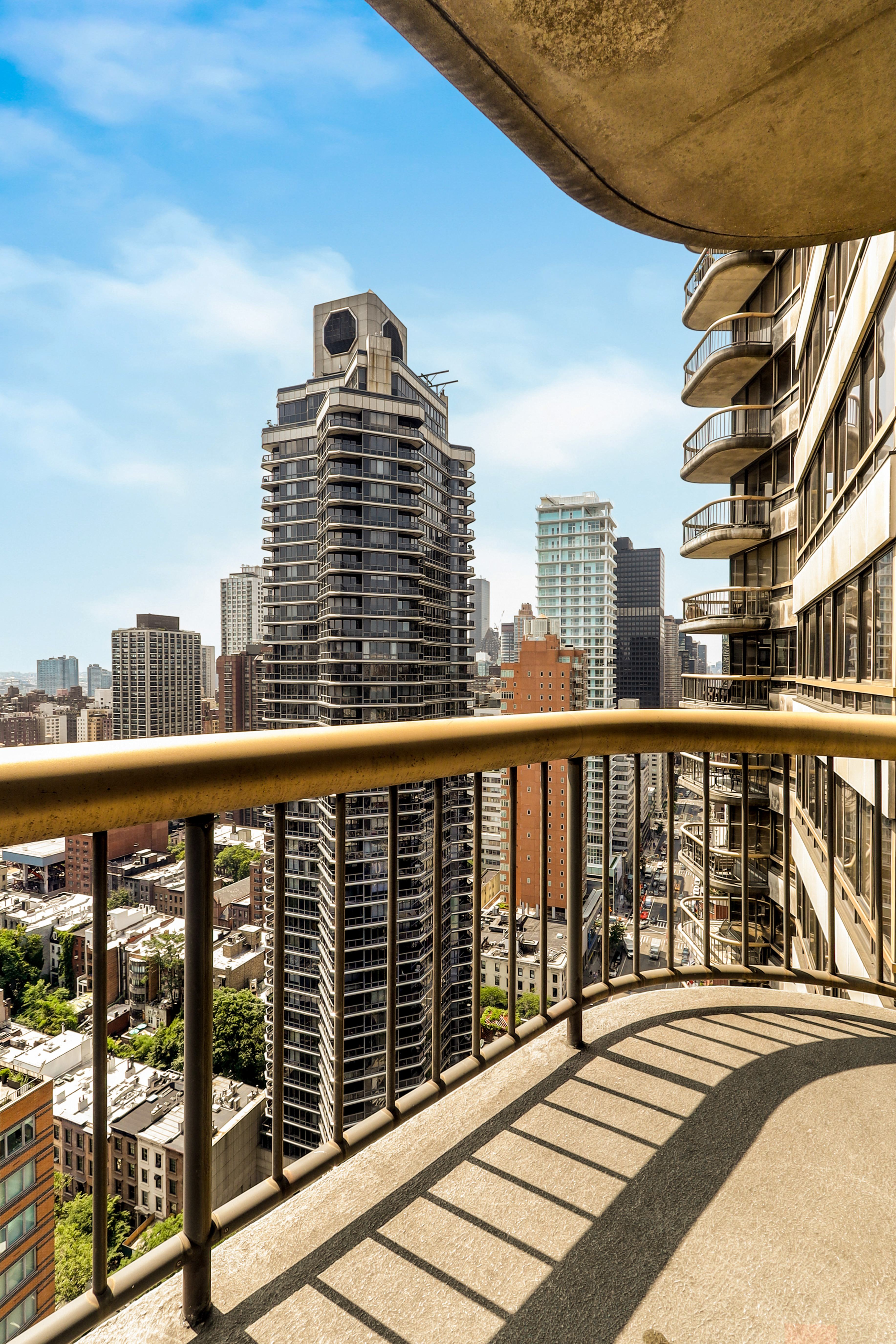 167 East 61st Street, Unit 30E Manhattan, NY 10065 - Photo 2 of 17