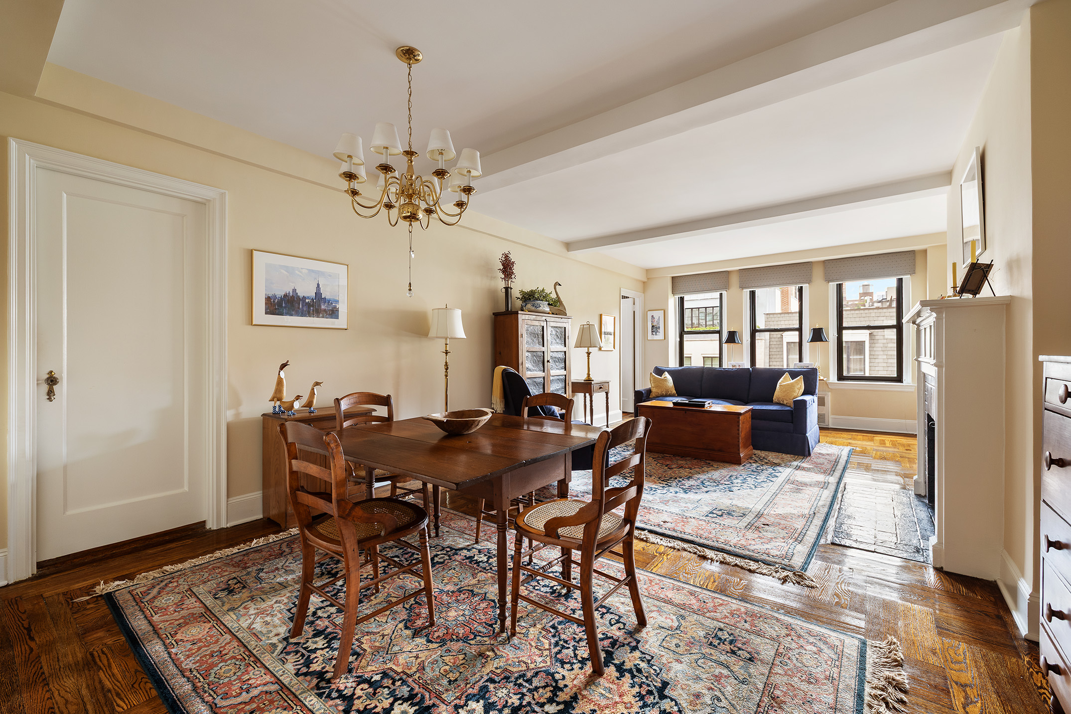 a view of a livingroom and dining room