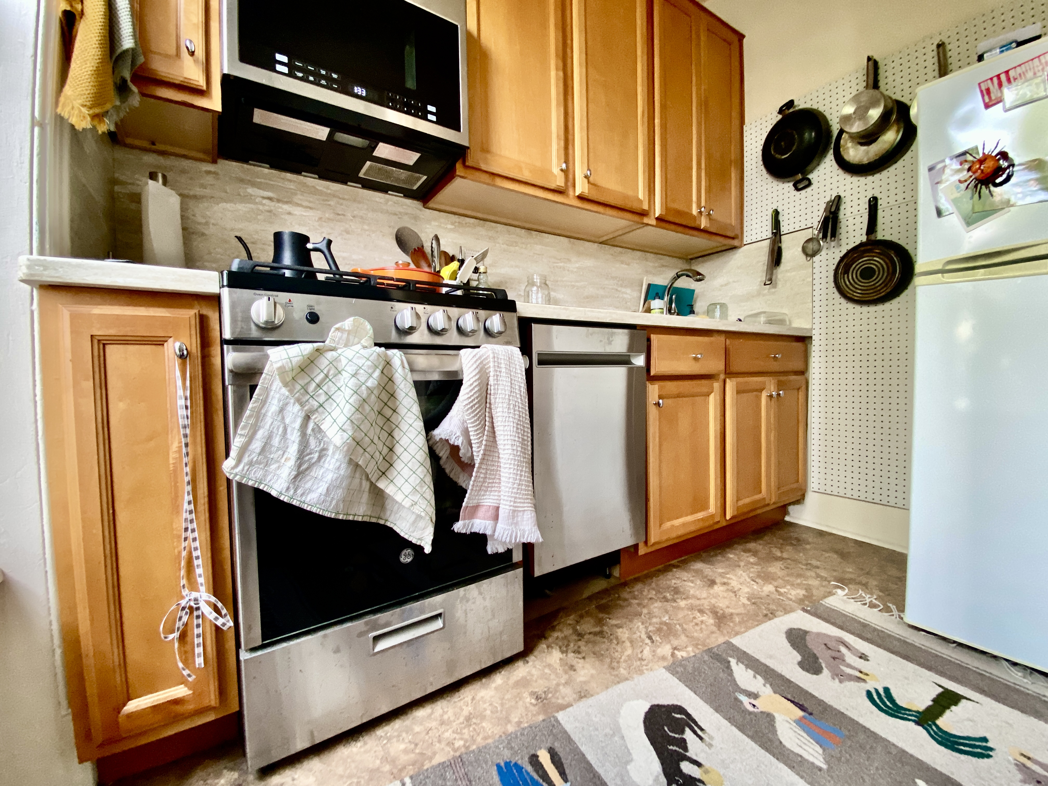 441 MacDonough Street, Unit 3 Brooklyn, NY 11233 - Photo 2 of 6 a utility room with dryer and washer