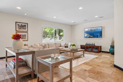 $3,350,000 | 25171 Stageline Drive, Laguna Hills, CA 92653