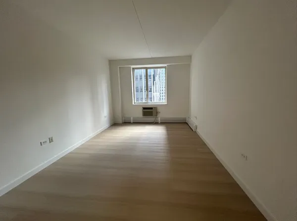 $9,850 | 95 Worth Street, Unit 1502 | TriBeCa