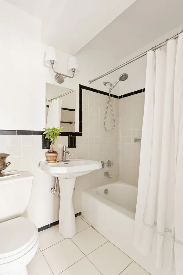 $599,000 | 135 Ashland Place, Unit 16C | Fort Greene
