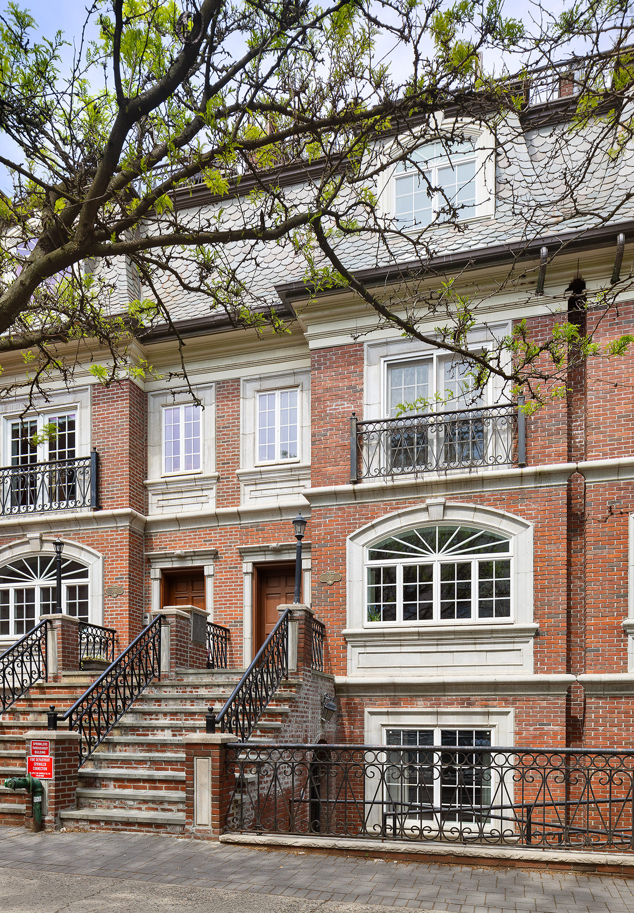 301 Warren Street, Unit 2 Brooklyn, NY 11201 - Photo 10 of 11 a front view of a large building