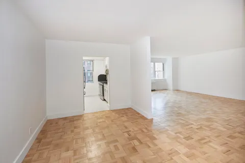 $1,550,000 | 340 East 64th Street, Unit 5B | Lenox Hill