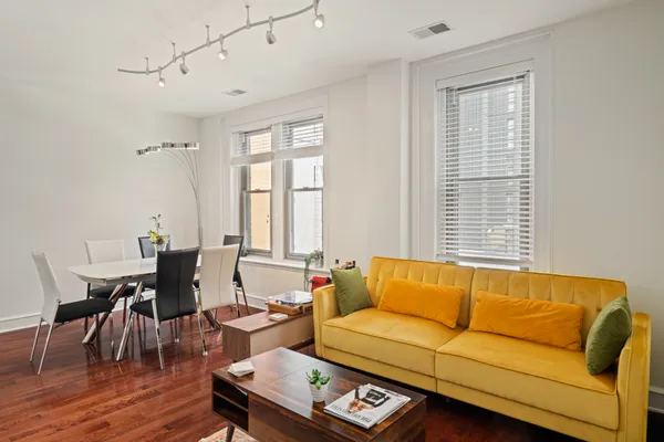 $500,000 | 1811 Chestnut Street, Unit 707, Philadelphia, PA 19103