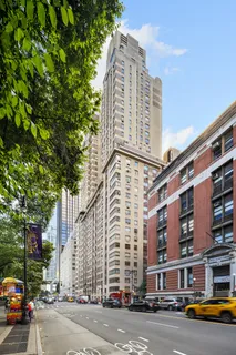 $10,500,000 | 25 Central Park West, Unit 17RU | Upper West Side