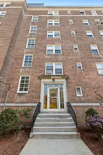 $180,000 | 5444 Arlington Avenue, Unit G51 | North Riverdale