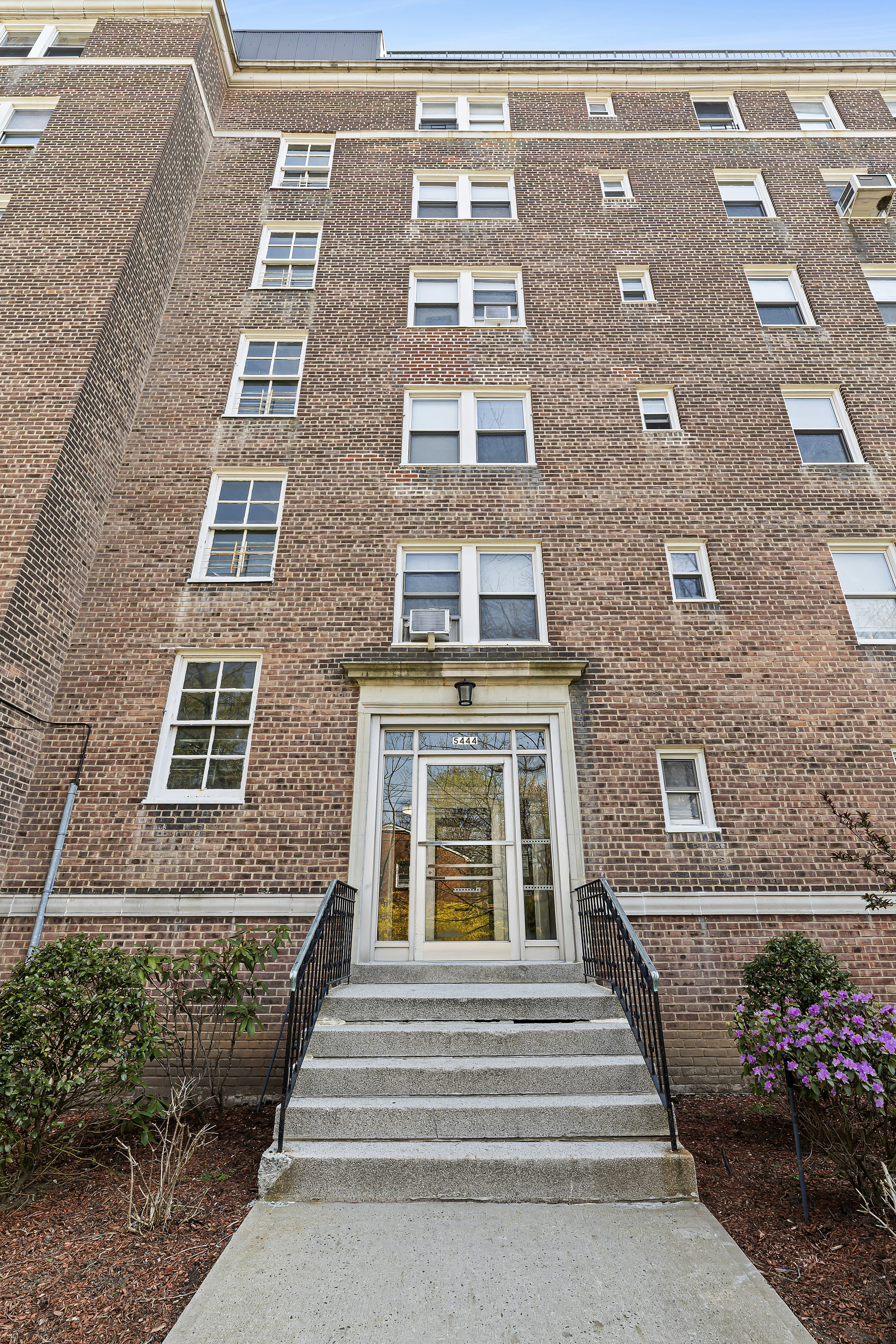 5444 Arlington Avenue, Unit G51 Bronx, NY 10471 - Photo 15 of 16 a front view of a building
