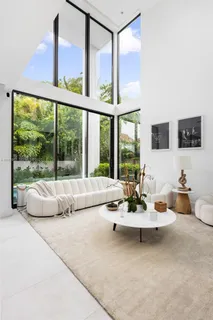 $6,350,000 | 5630 Pine Tree Drive, Miami Beach, FL 33140