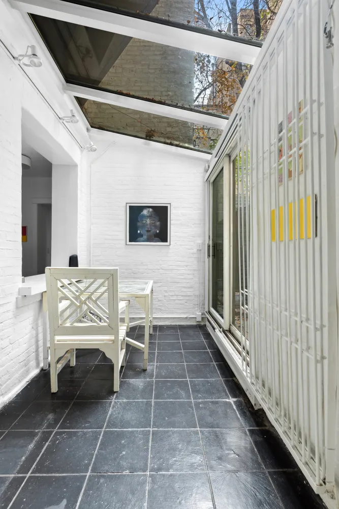 $750,000 | 50 East 83rd Street, Unit 1R | Upper East Side