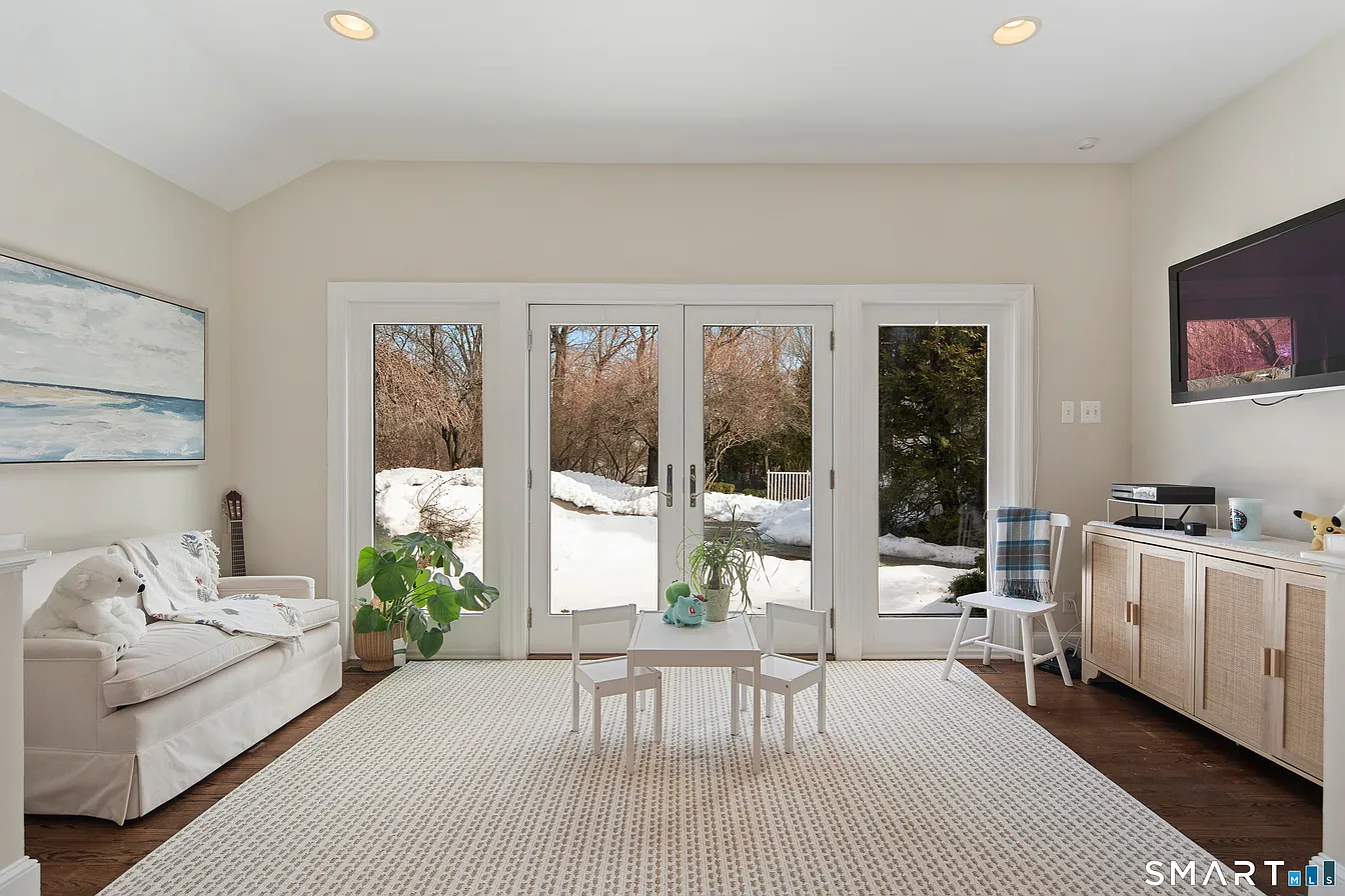 9 Point O Woods Road South Darien, CT 06820 - Photo 18 of 39