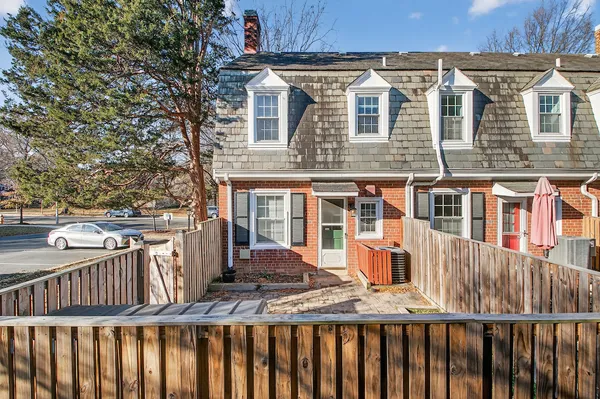 $590,000 | South Stafford Street, Arlington, VA 22206