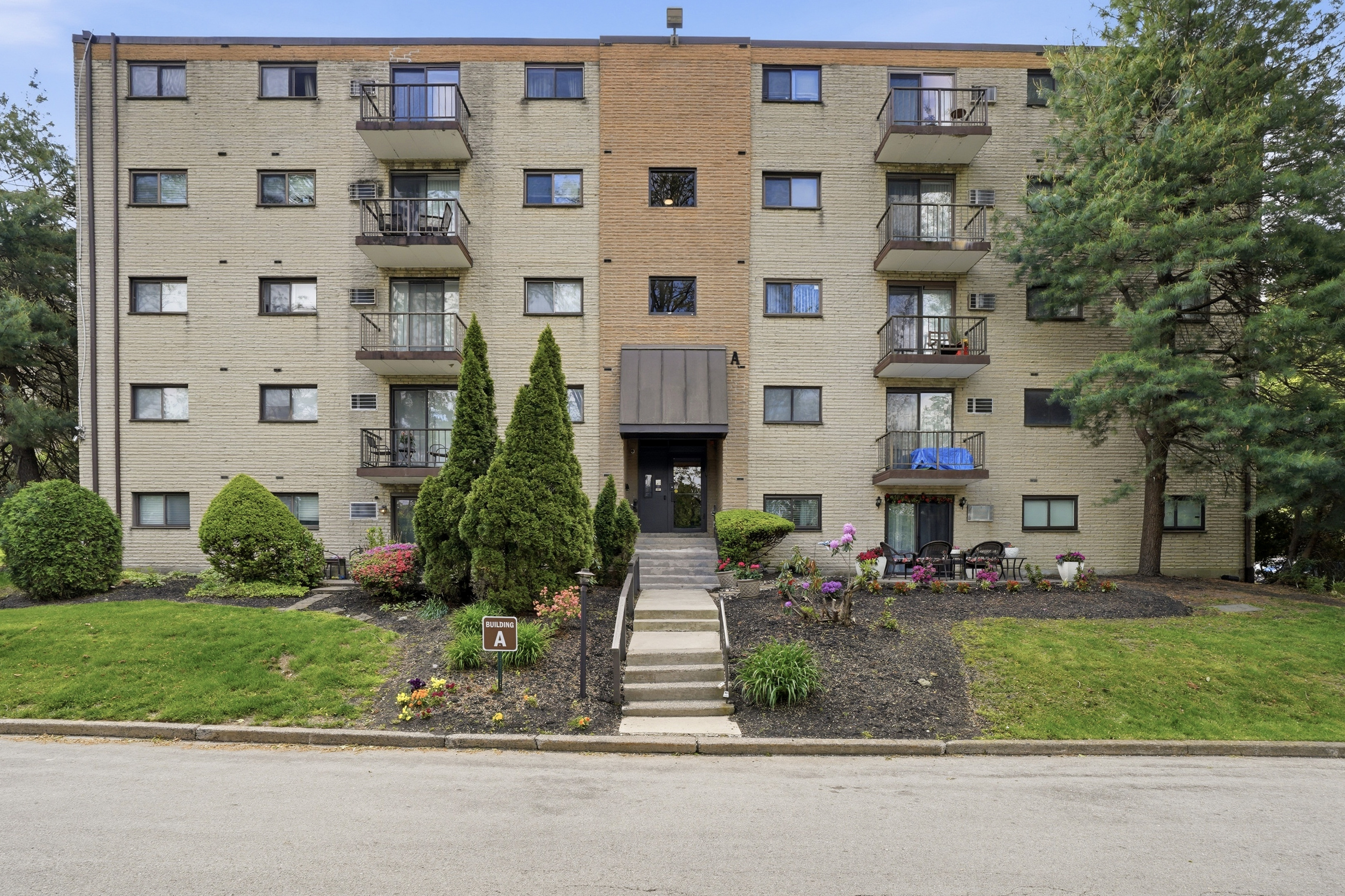 400 Glendale Road, Unit A22 Havertown, PA 19083 - Photo 3 of 17