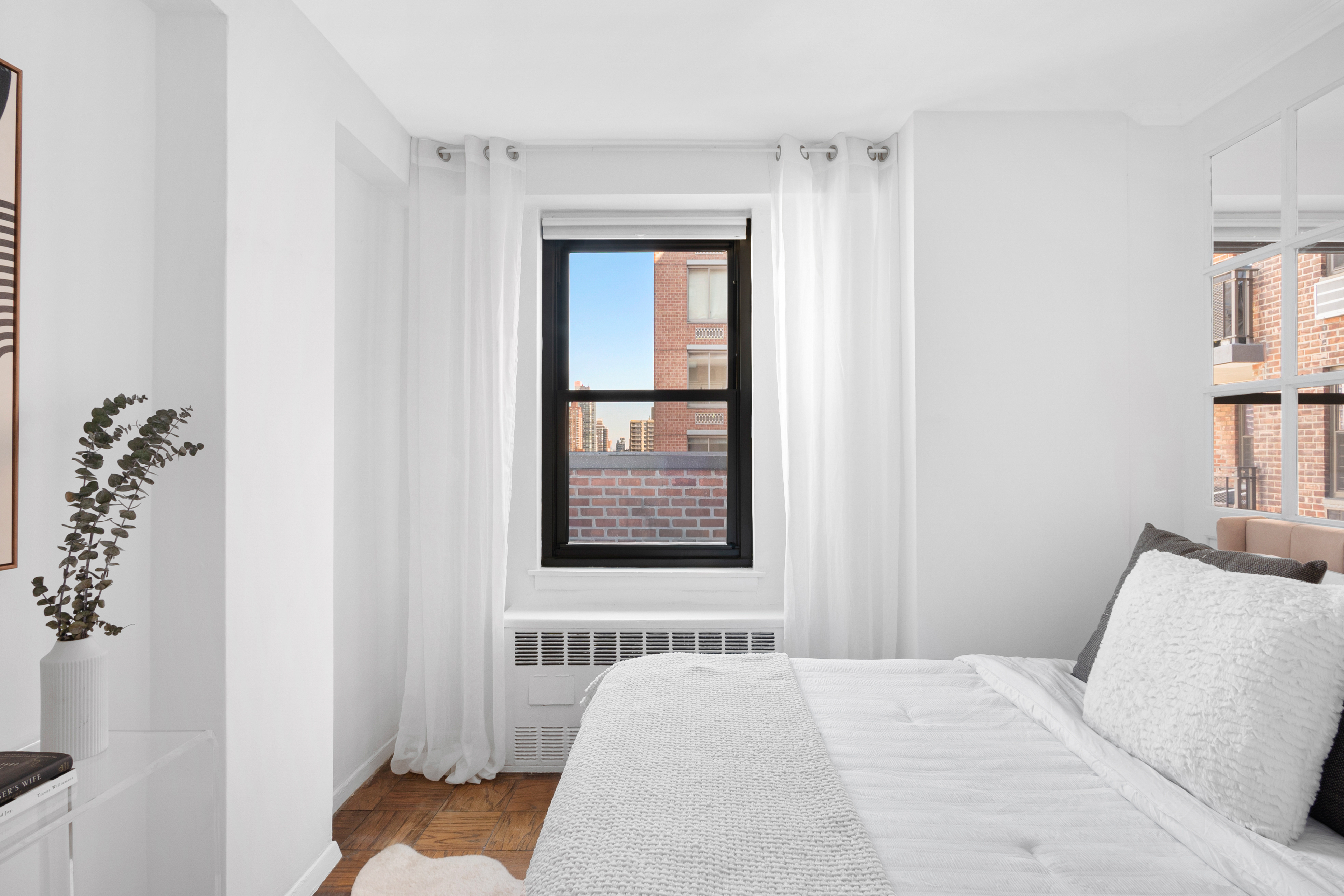 345 East 81st Street, Unit 17H Manhattan, NY 10028 - Photo 4 of 9