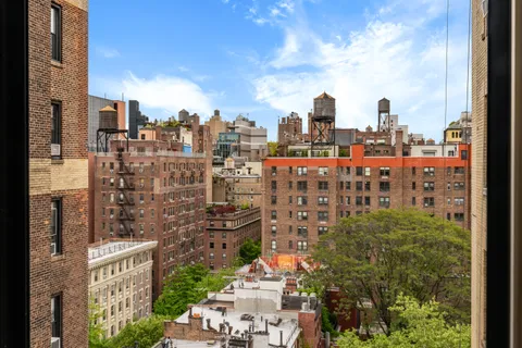 $2,500,000 | 25 5th Avenue, Unit 12F | Greenwich Village