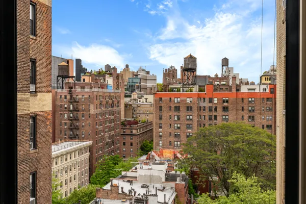 $2,500,000 | 25 5th Avenue, Unit 12F | Greenwich Village