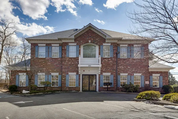 $3,200 | 803 Springfield Avenue, Unit C, Summit, NJ 07901