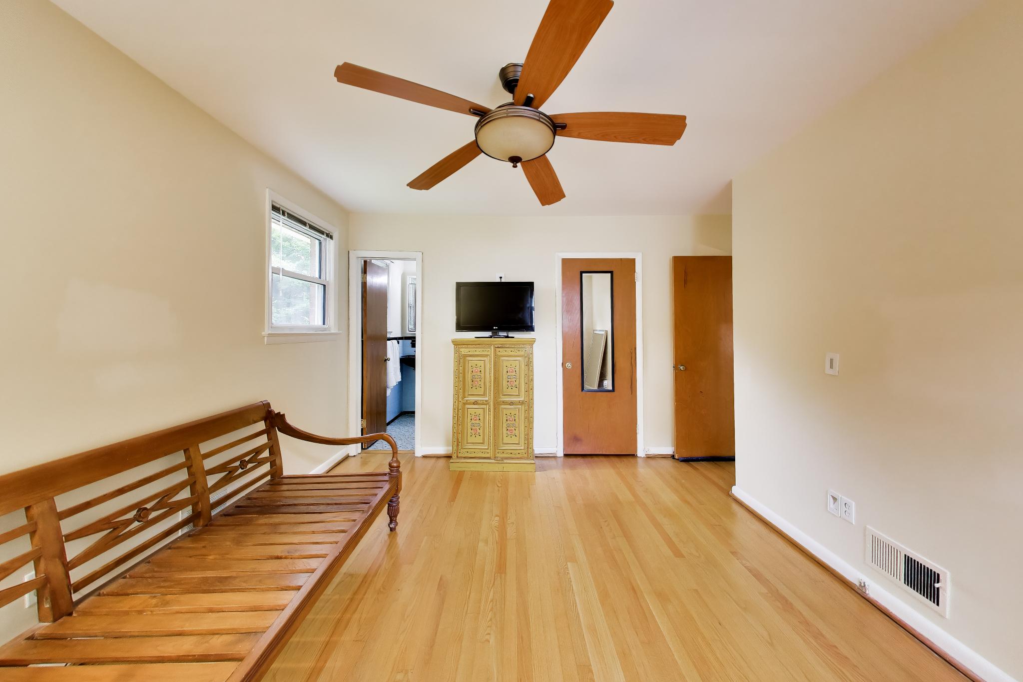 9210 Worth Avenue Silver Spring, MD 20901 - Photo 16 of 45