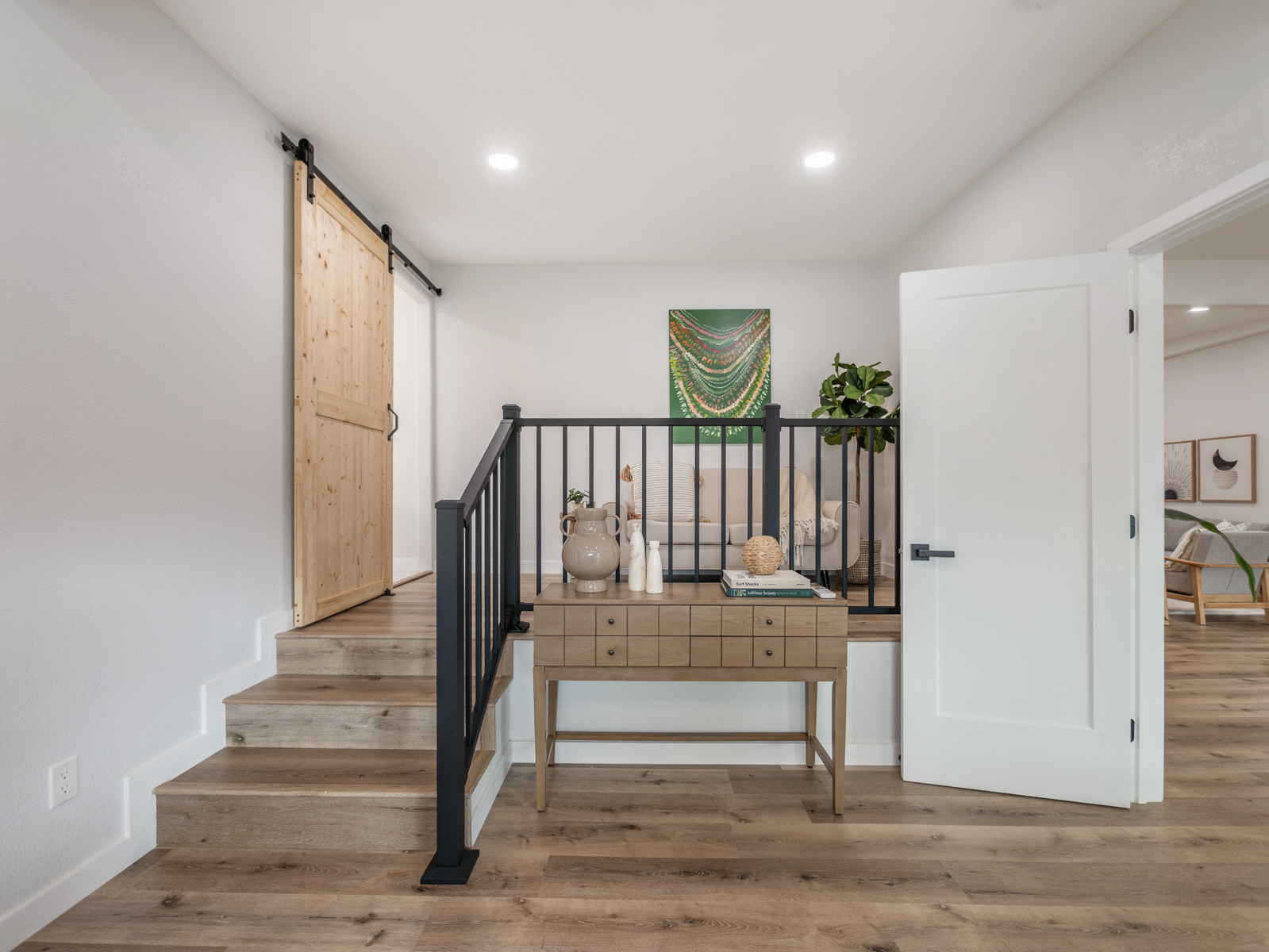 45-561 Paleka Road, Unit C Kaneohe, HI 96744 - Photo 12 of 27 a view of entryway with wooden floor